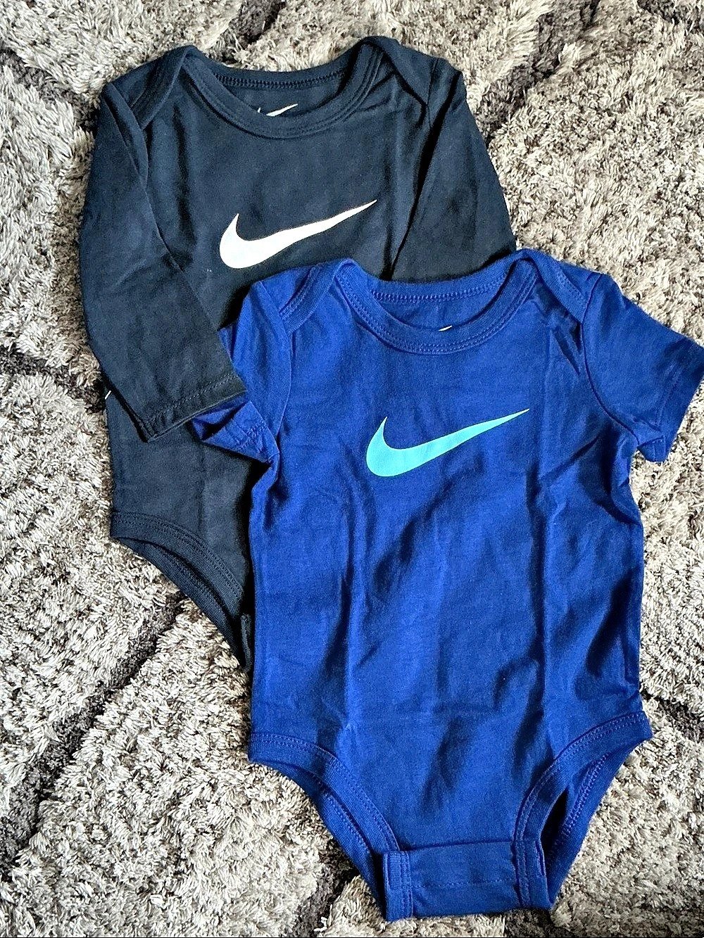 Nike Infant Short Sleeve and Long Sleeve Bodysuits Set & Long Sleeve Bodysuit